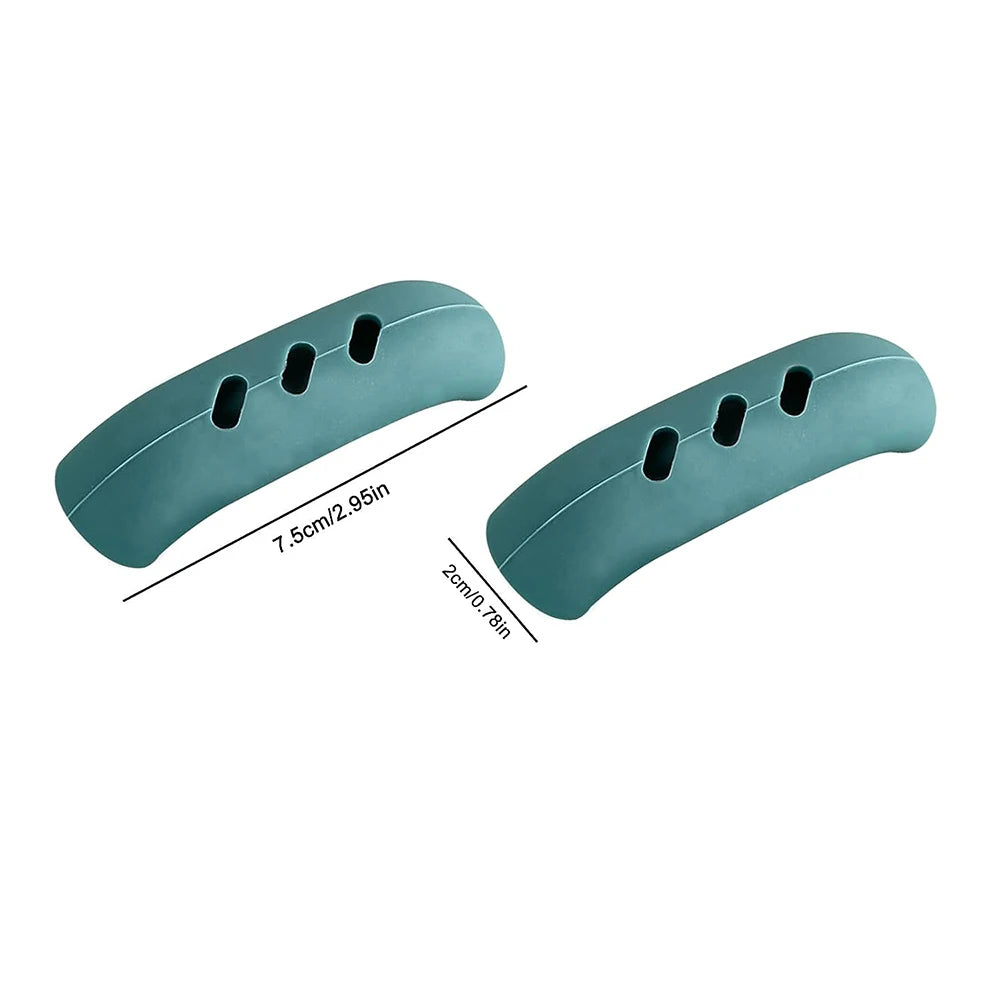 Hot Potato's Best Friend: 2 Silly Silicone Hand-Huggers for Your Sizzling Pans!