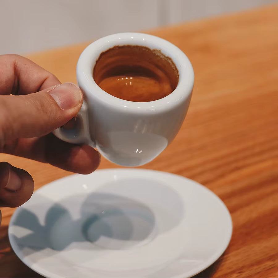 Tiny Caffeine Rockets: The Porcelain Express Shot Set for Your Mini Coffee Adventures!