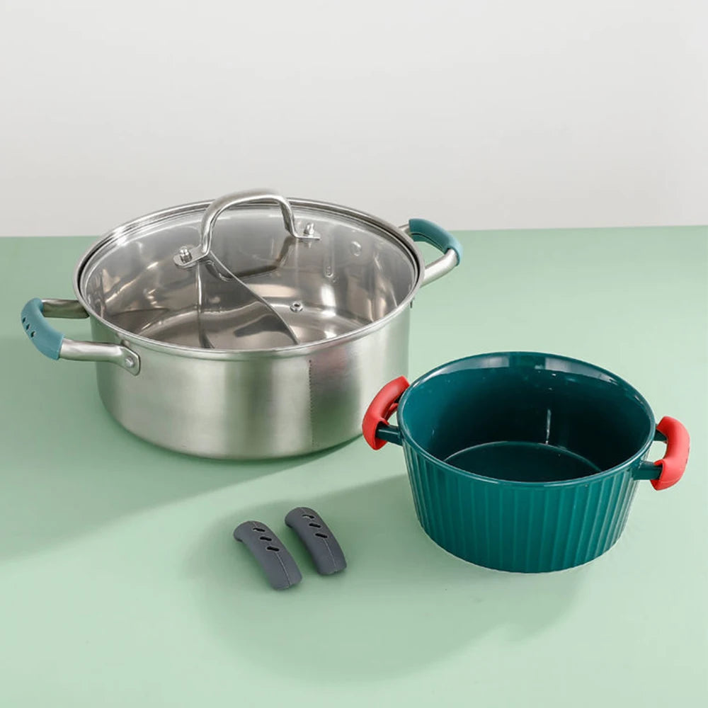 Hot Potato's Best Friend: 2 Silly Silicone Hand-Huggers for Your Sizzling Pans!