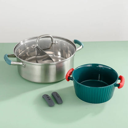 Hot Potato's Best Friend: 2 Silly Silicone Hand-Huggers for Your Sizzling Pans!