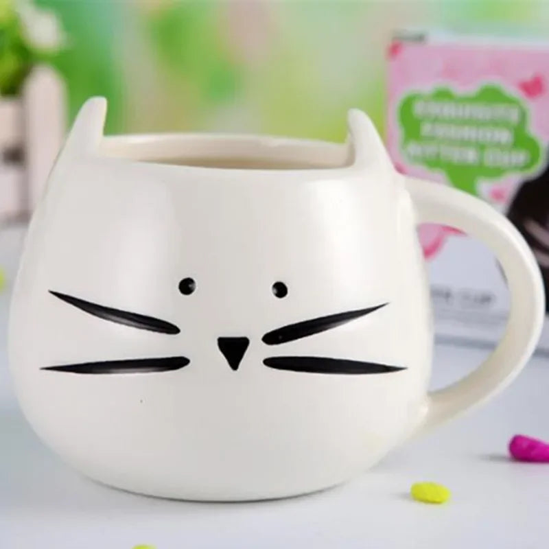 Purr-fectly Adorable Cat Cups: Sip Your Coffee While Your Mug Gives You the Side Eye!